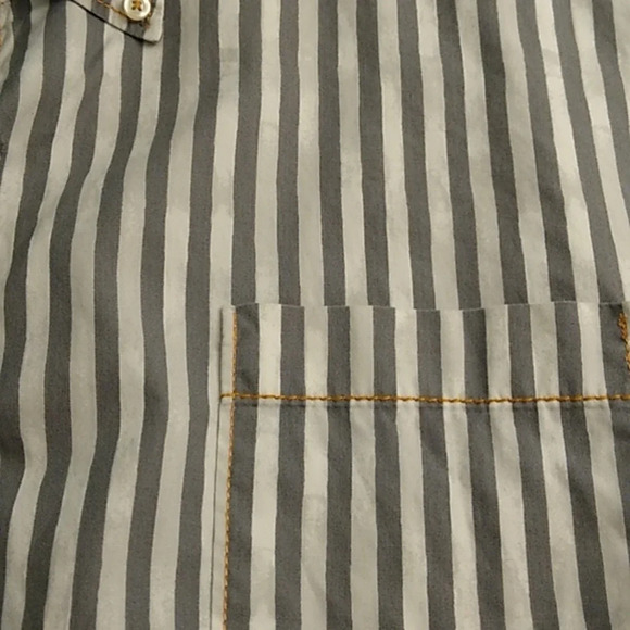 TOMMY BAHAMA MADE TO FADE 100% COTTON LONG SLEEVE BUTTON DOWN SHIRT - Picture 8 of 9